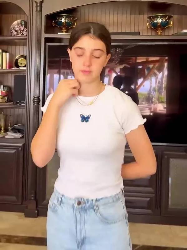 Chat with Sima Hesri - Enjoy Free AI Character Roleplay FlowGPT